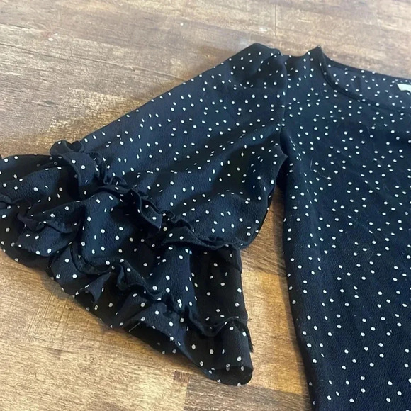 Max studio black and white polkadot ball sleeve top - Picture 3 of 3